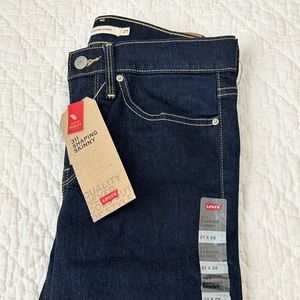 NWT/Never Worn Women's Levi's Jeans